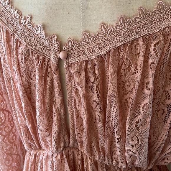 Gorgeous pink mauve lace overlay dress - Picture 5 of 5